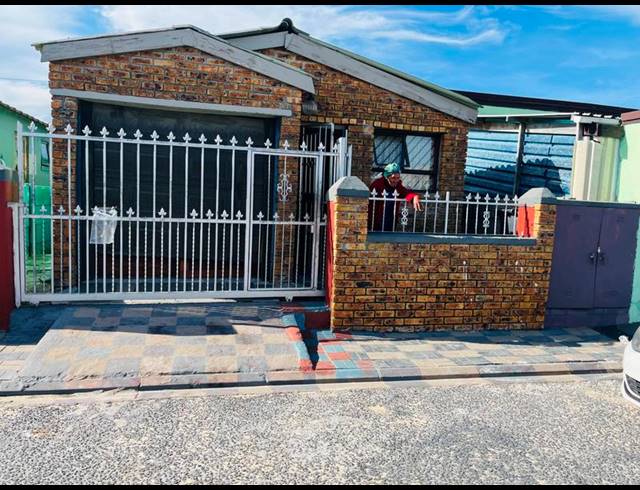 2 BEDROOM HOUSE FOR SALE IN MANDELA PARK